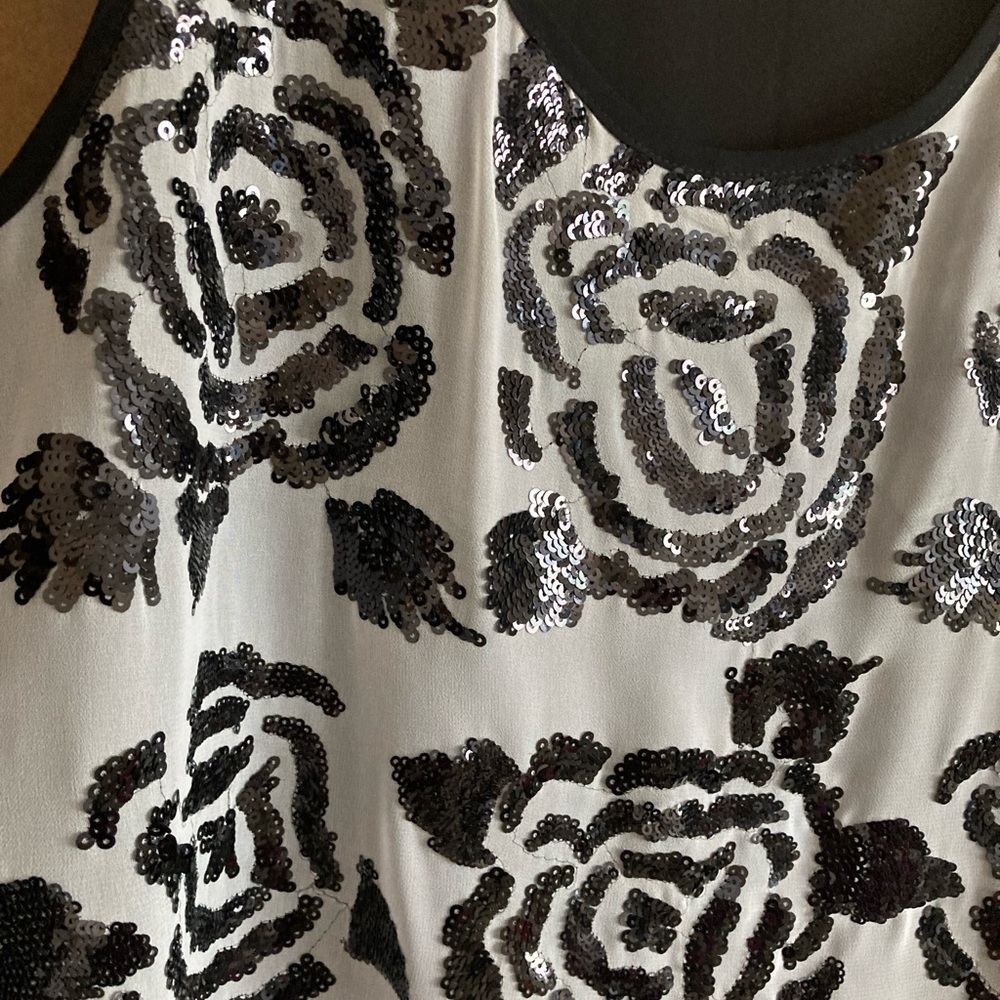 Karen Kane Sequined Top.  Lrg. EUC